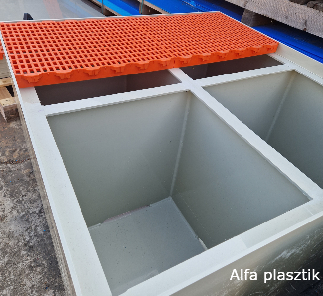 Osztott terű kármentőtálcák